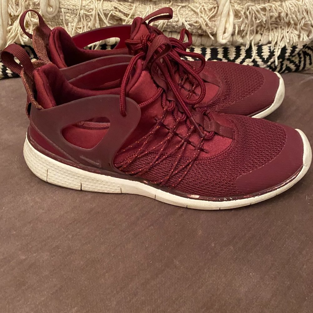 Nike Women's Free Viritous 725060 601 SZ 7.5